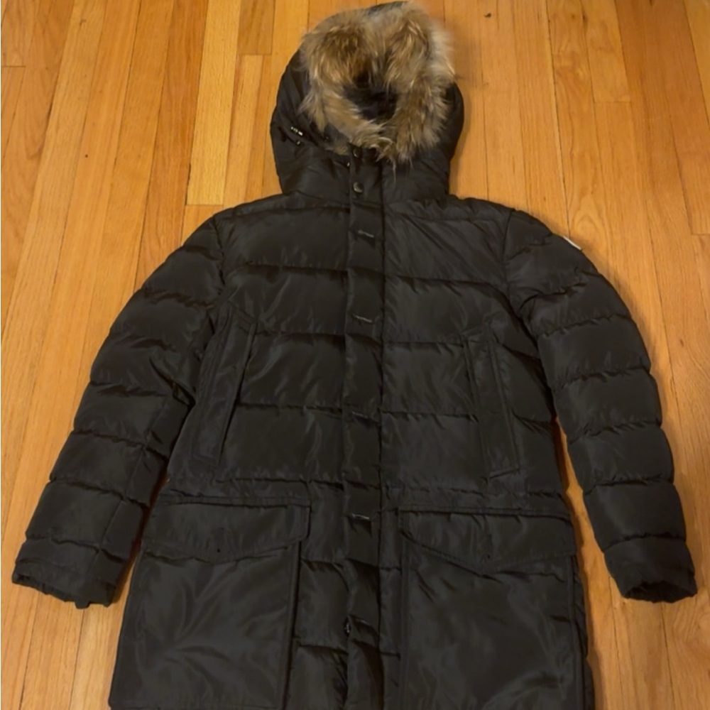 Black Moncler jacket with detachable hood willing to negotiate